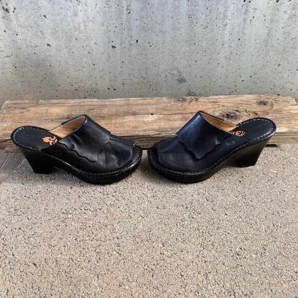 BORN WOMEN'S BLACK LEATHER HEEL SLIP-ON COMFORT SHOES SIZE 6 - Picture 8 of 16